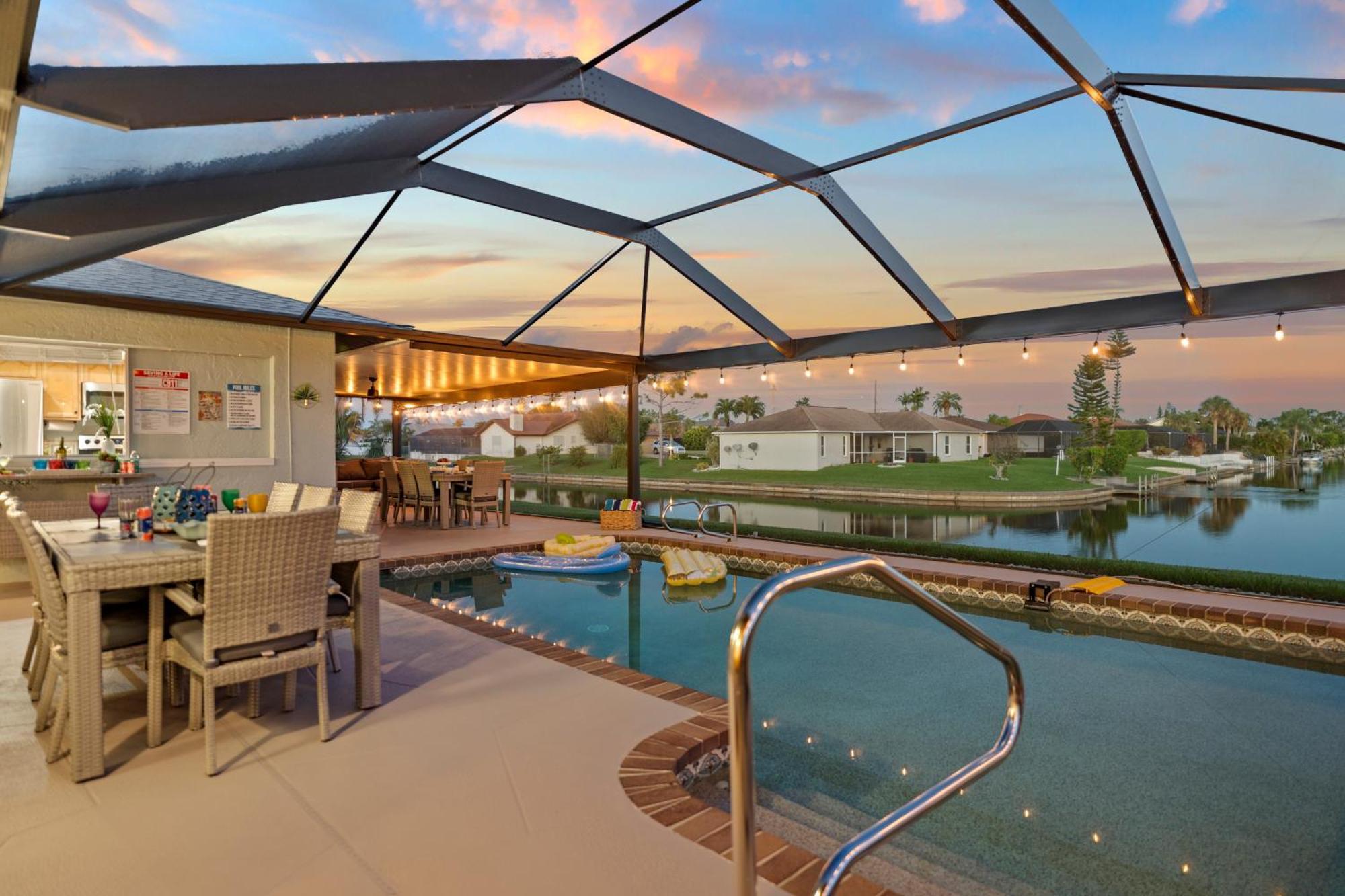 Serenity Waterfront Villa With King Suite, Private Pool, Great Lanai Enclosure And Long Water Views Cape Coral Buitenkant foto