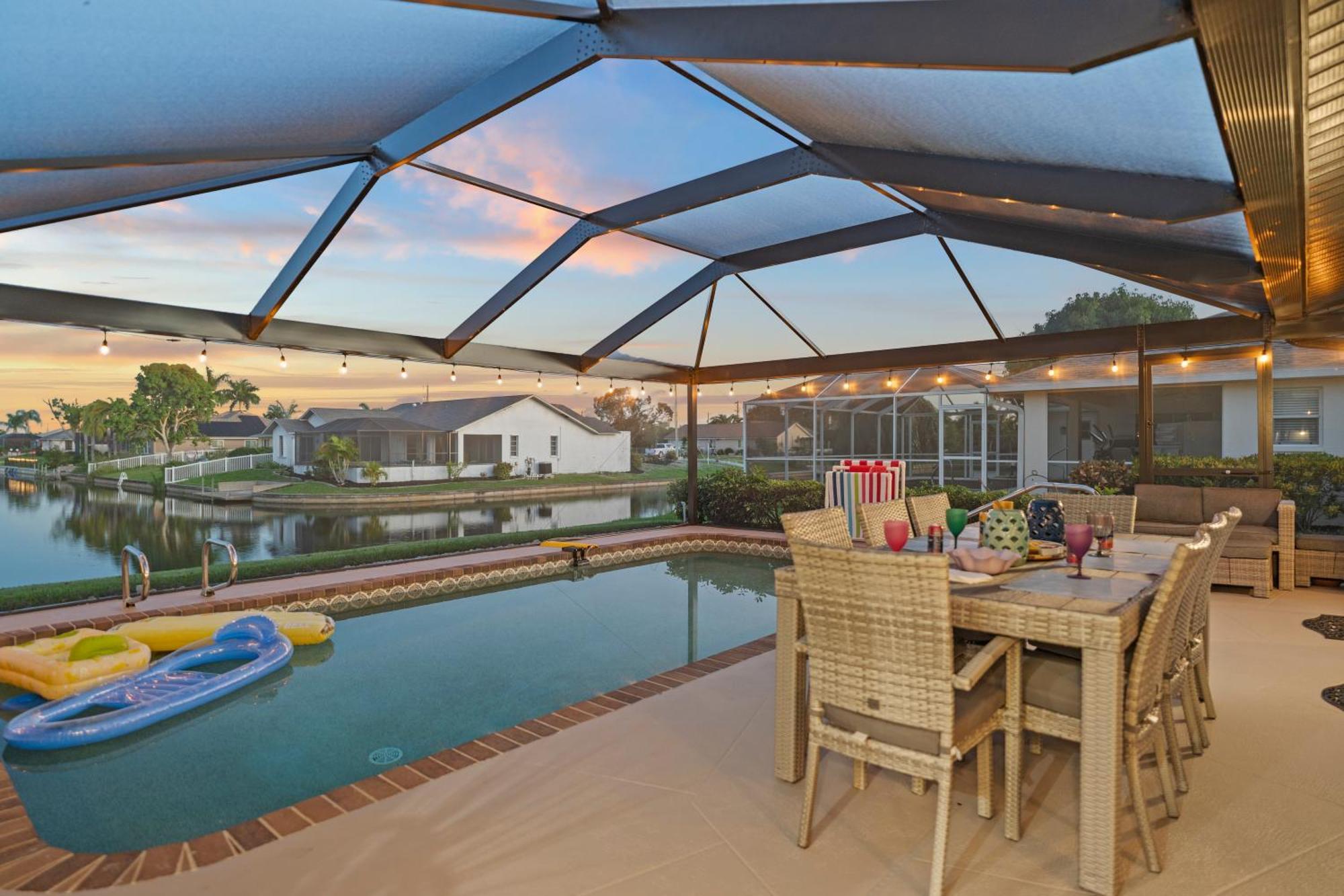 Serenity Waterfront Villa With King Suite, Private Pool, Great Lanai Enclosure And Long Water Views Cape Coral Buitenkant foto
