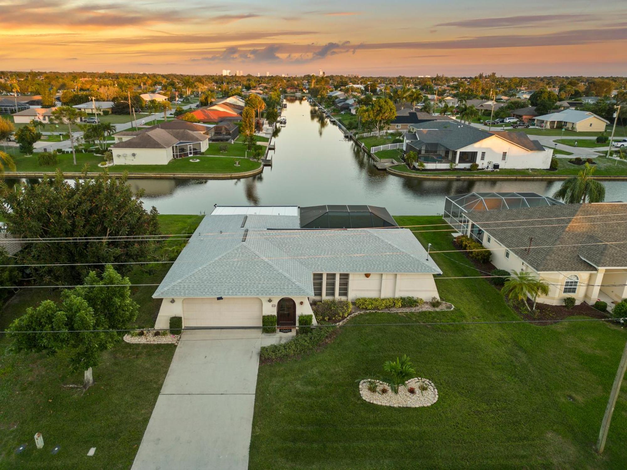 Serenity Waterfront Villa With King Suite, Private Pool, Great Lanai Enclosure And Long Water Views Cape Coral Buitenkant foto
