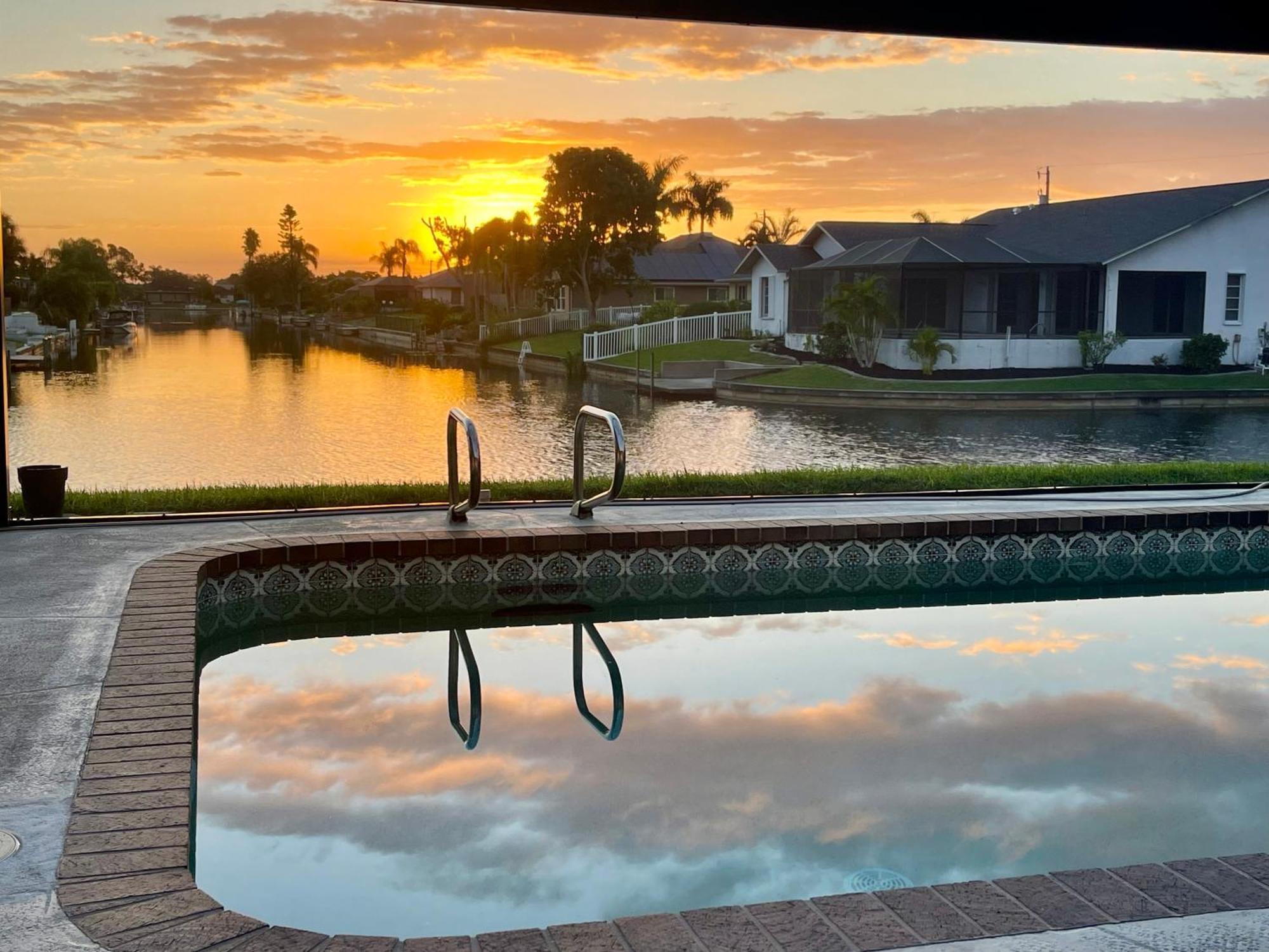 Serenity Waterfront Villa With King Suite, Private Pool, Great Lanai Enclosure And Long Water Views Cape Coral Buitenkant foto